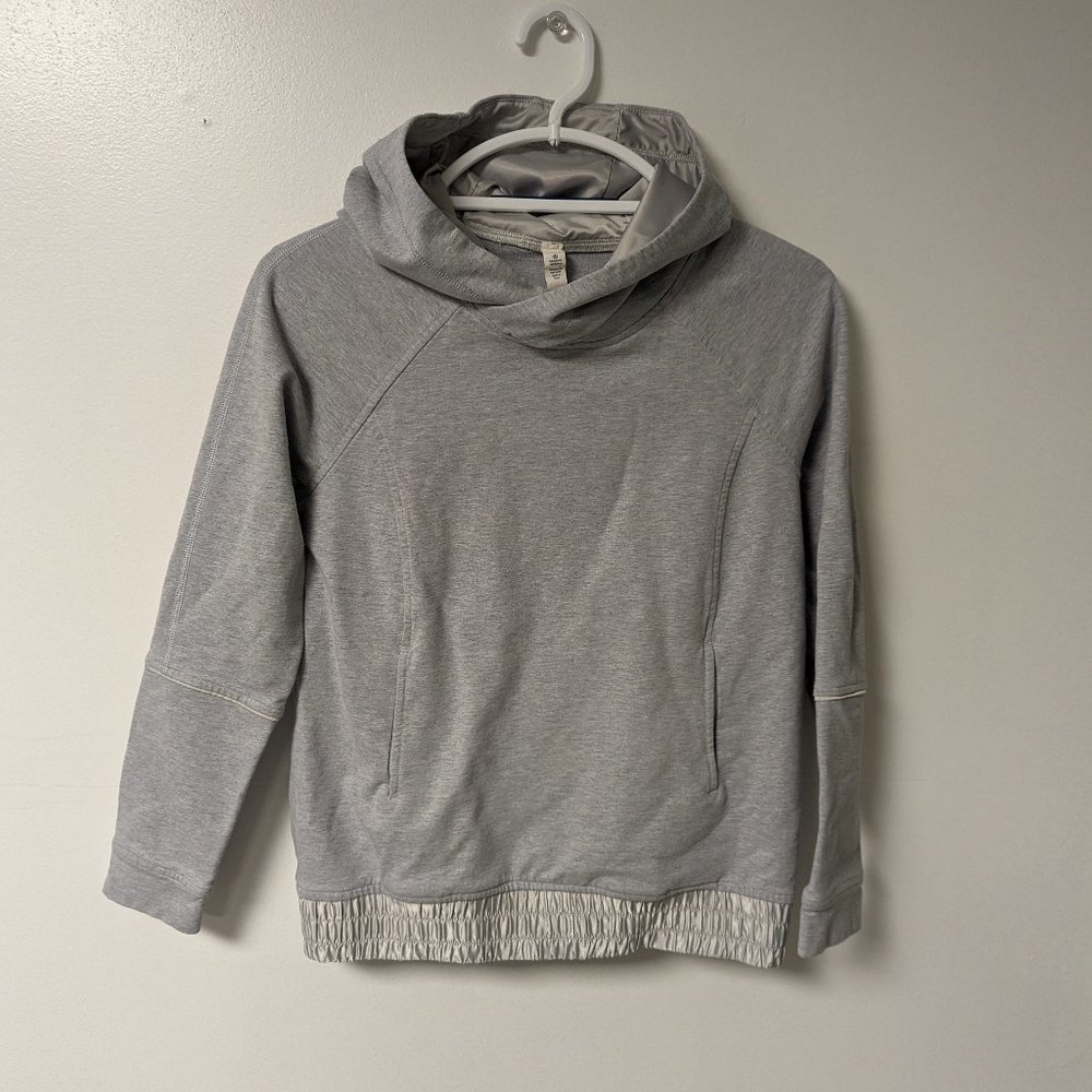 Lululemon girls sweatshirt with hood blue size 4